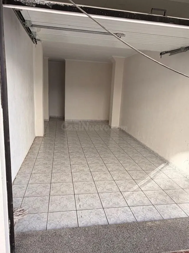 Cochera con posibilidad de local en primera línea de playa D
