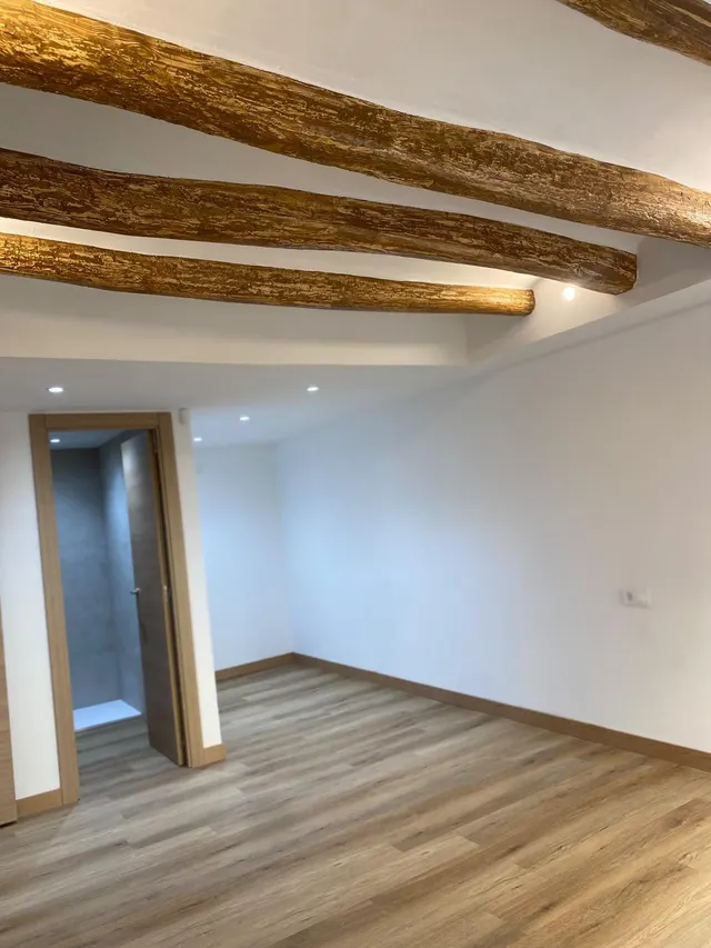 Exclusiva casa de pueblo completamente rehabilitada con piscina interior, terraza y parking en el centro de el Vendrell — 28
