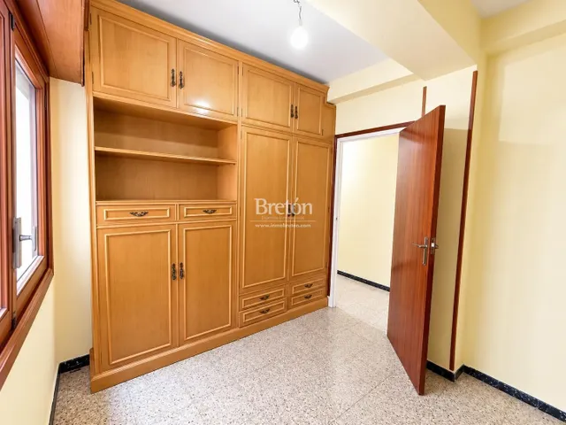 Amplia vivienda de 4 dormitorios con balcón en San Antonio María Claret — 12
