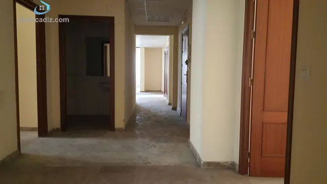 IDEAL INVERSORES. 320 METROS A REFORMAR. PARA OFICINAS O PISOS. — 24