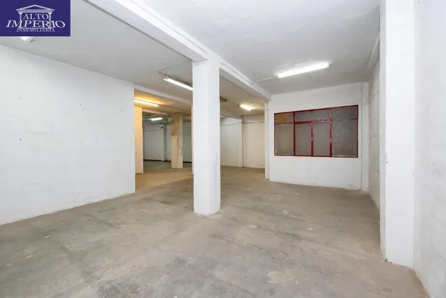 ¡Oportunidad Única en Angel Barrios! Local de 147m2 por solo 190.000€ — 15