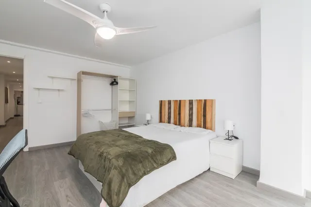 Se vende este gran piso junto Corazón de Jesús con 5 habitaciones y 5 baños ideal como inversión para rentabilizarlo!!! — 20