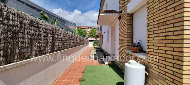 ¡FINQUES BAIXADOR PRESENTA ESTA CASA A 4 VIENTOS EN LA PLAYA! — 34