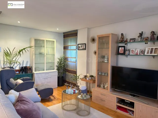 CHALET PAREADO  PRÓXIMO A ESPACIO LEÓN — 5