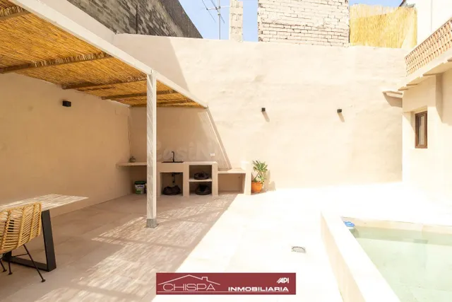 Casa de pueblo reformada con piscina y amplias terrazas en N - foto 4