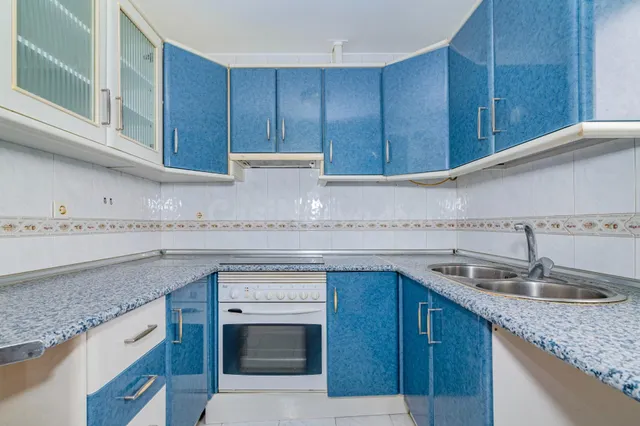 PISO DE 3 habitaciones Y COCHERA EN LA ZUBIA — 2