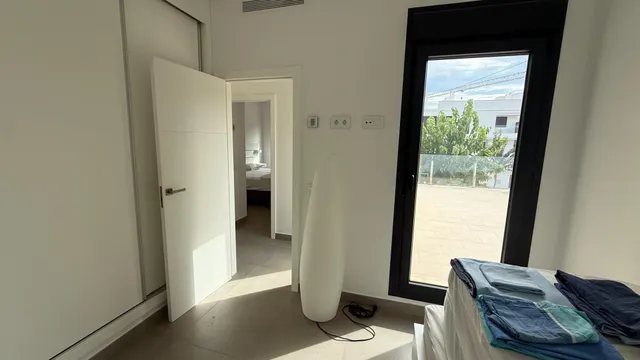 CHALET SEMINUEVO CON VISTAS AL MAR, PISCINA PRIVADA Y COCINA DE VERANO – LA TORRE DE LA HORADADA — 31