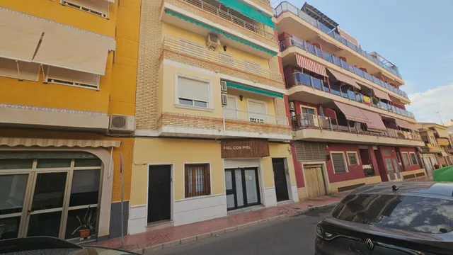 Fantástica planta baja dúplex con garaje y 5 habitaciones en