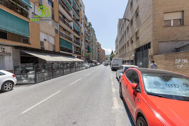 Estupendo piso  en la última planta en calle doctor azpitarte — 42