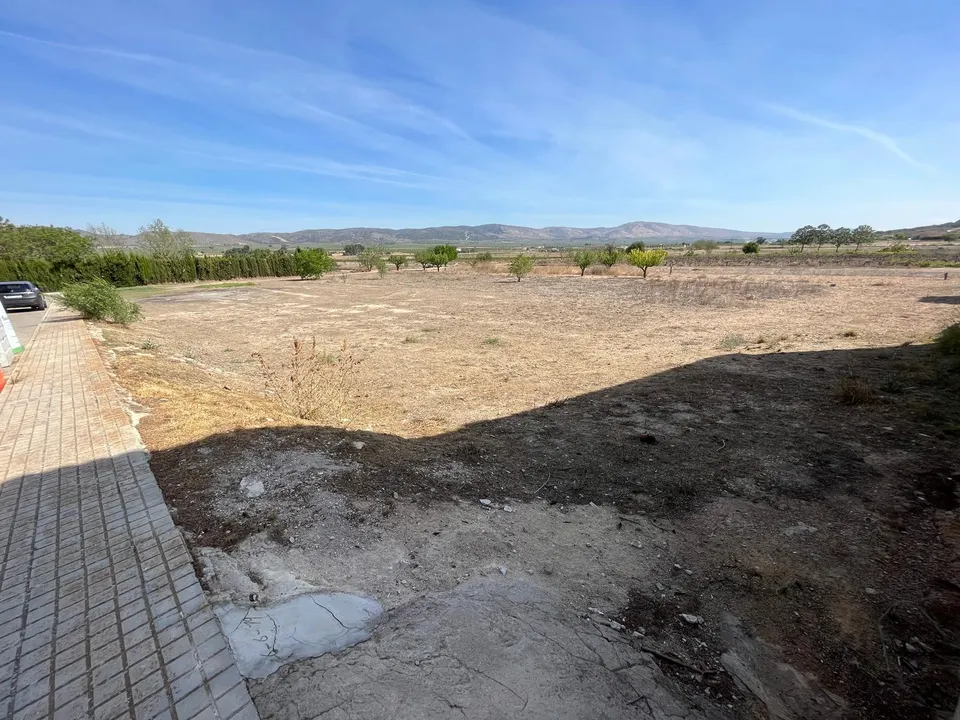 Se vende solar urbano de 945 metros en la Cañada junto Villena, para construir viviendas unifamiliares de baja más 2 alturas con 2000 metros edificables!!!!