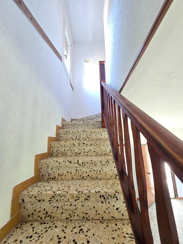 ¡Oportunidad única en Canyelles! Casa independiente con gran terreno llano en la entrada de la Urb. Les Palmeres — 10