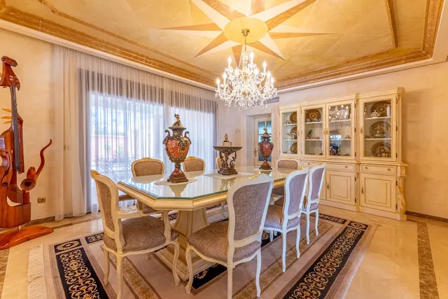 Chalet 7 habitaciones 852m² en venta - Marbella — 8