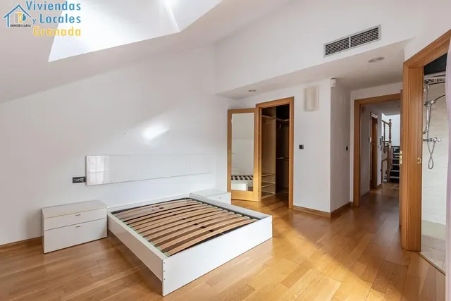 Ático dúplex en Peligros. — 18