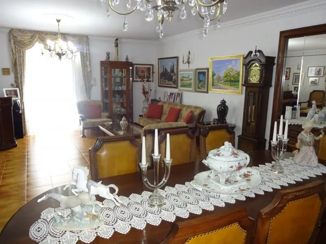 SE VENDE CASA SEÑORIAL PAREADA DE PIEDRA REFORMADA Y EN PERFECTO ESTADO EN PADRON — 15