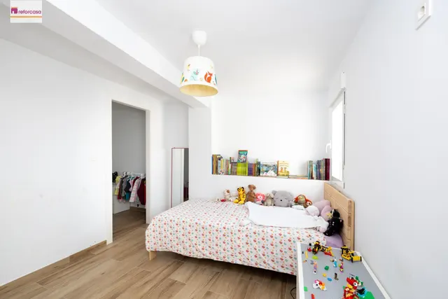 ¡Tu hogar soñado te espera en esta espectacular casa reformada! — 25