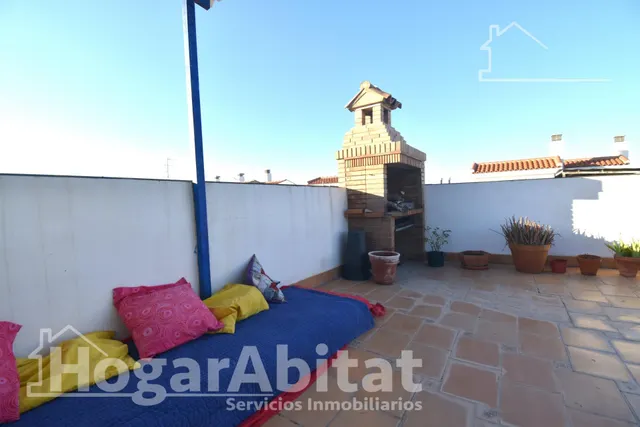 SEMINUEVO, AMPLIO Y CON TERRAZA — 13