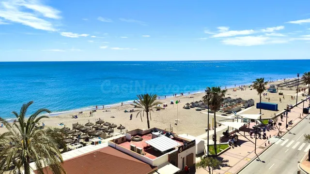 PISO EN VENTA EN PRIMERA LINEA DE PLAYA DE FUENGIROLA - foto 3