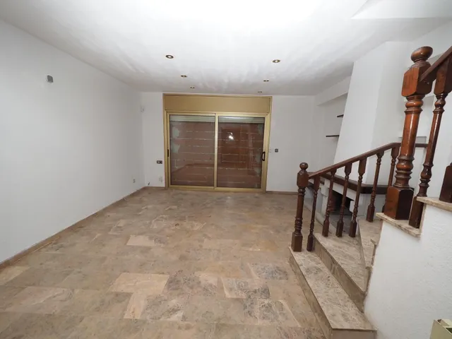 SE VENDE CASA ADOSADA EN RUBI, ZONA MERCAT — 3