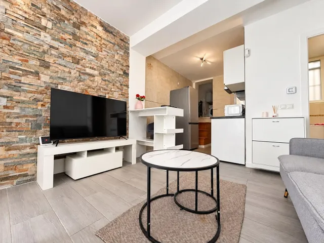 EXCLUSIVA VIVIENDA CON REFORMA INTEGRAL EN AV DE OPORTO — 7