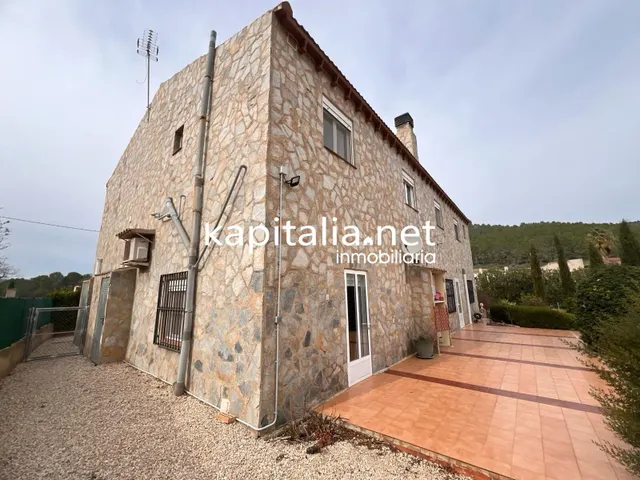 Chalet a la venta en l'Olleria — 11