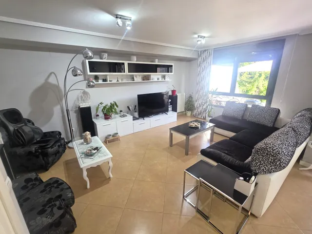 Chalet de esquina en zona hospital — 22