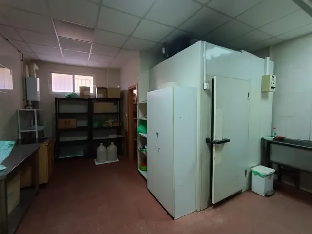 VENTA LOCAL COMERCIAL EQUIPADO DE NEGOCIO DE HOSTELERÍA — 15