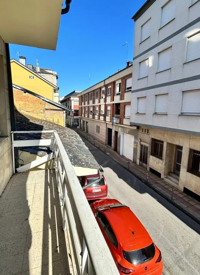 Espectacular Casa y Solar en el Corazón de Cacabelos — 14