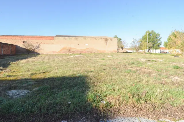 Urbis te ofrece una parcela en venta en zona Puente Ladrillo-Toreses, Salamanca. — 9