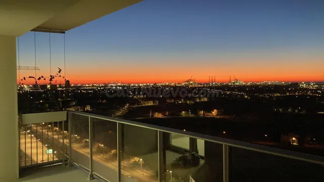Espectacular piso con terraza y garaje en Ciudad de las Arte - foto 3
