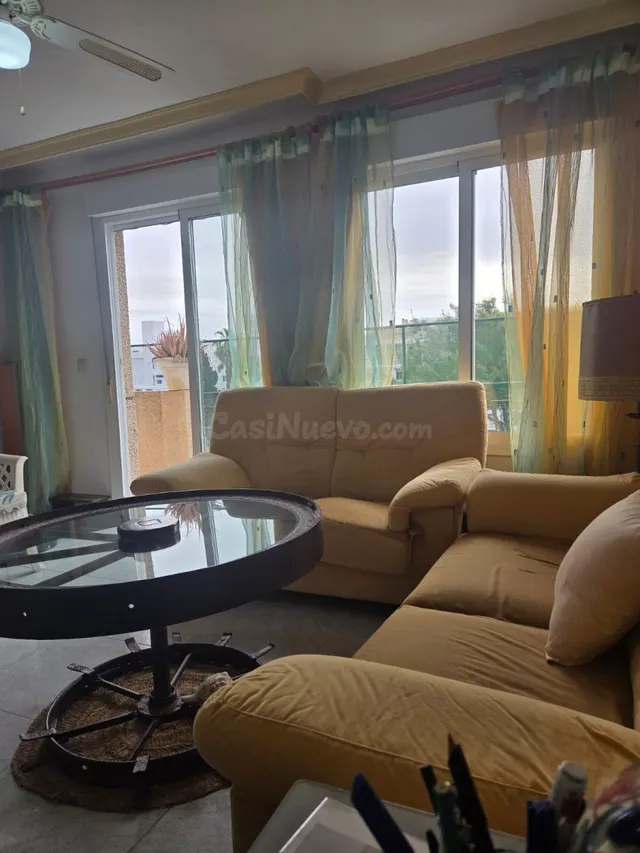 Piso de 150 m2, 4 dormitorios y garaje a un minuto de la pla - foto 2