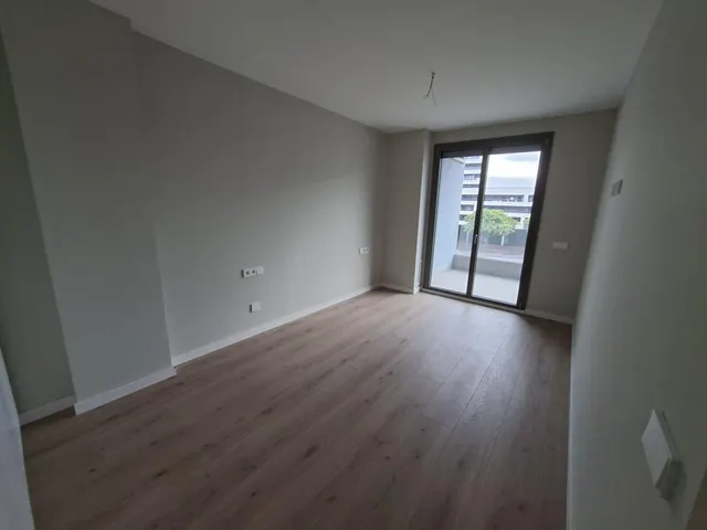 SE ALQUILA PISO DE OBRA NUEVA TODO EXTERIOR CON UNA TERRAZA DE  40 METROS EN LA ZONA DEL CANAL DE BADALONA — 10