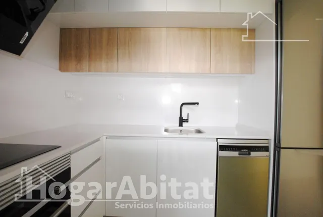 ¡ESPECTACULAR, A ESTRENAR! EXTERIOR EN RESIDENCIAL CON GARAJE Y PISCINA — 10