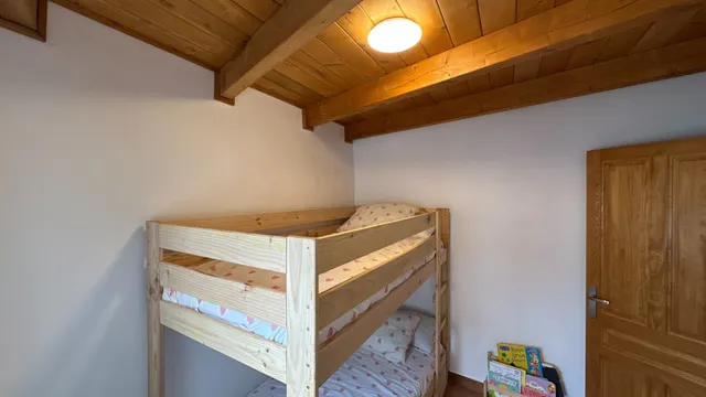 Finca rústica con placas solares y pozo en Garrapinillos, Zaragoza. — 38