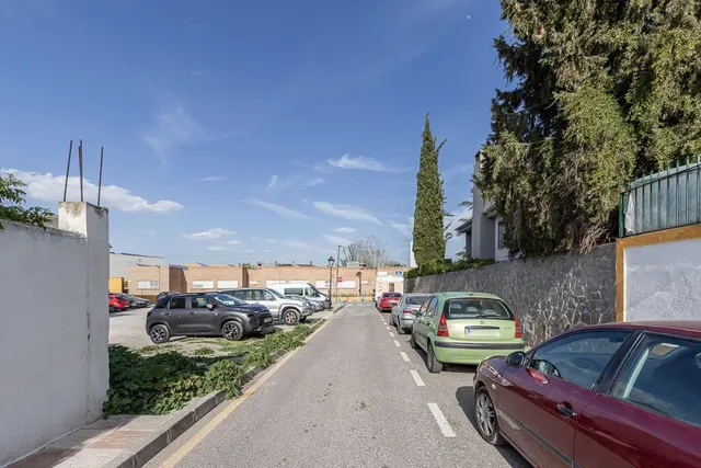 ¡Oportunidad única! Solar en venta en Churriana de la Vega — 6