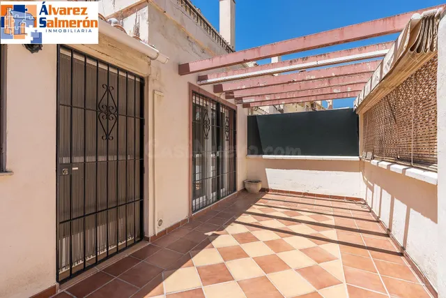 ADOSADA EN URBANIZACIÓN EN HUETOR VEGA — 3