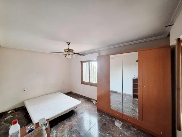 CHALET MUY AMPLIO EN LEDUA — 10