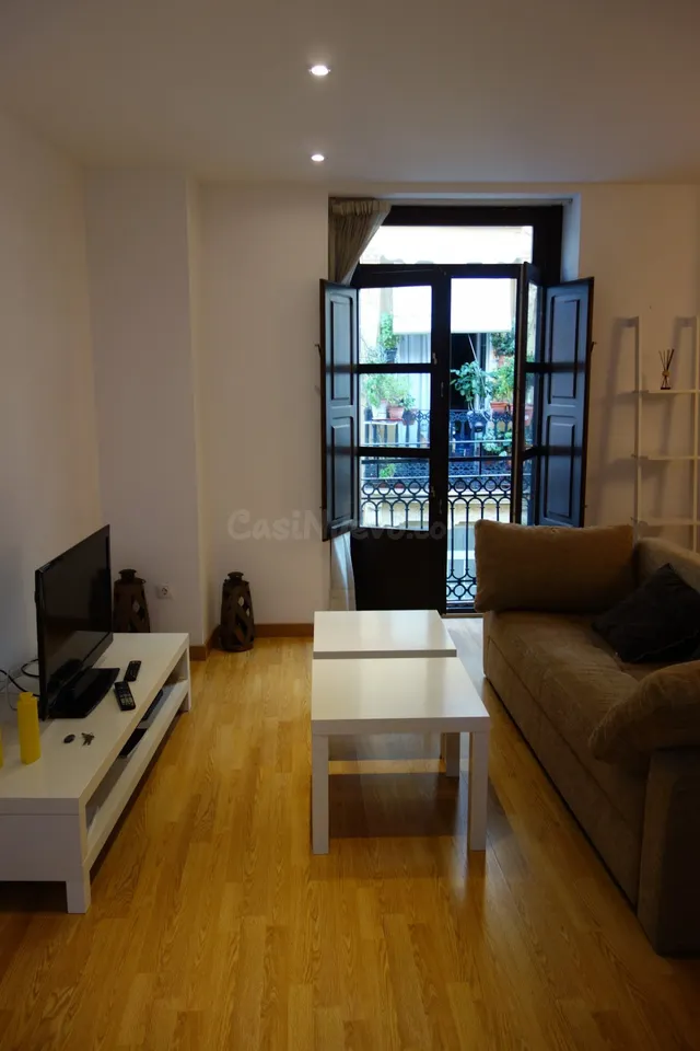 Piso 2 habitaciones 75m² en alquiler - Ciutat Vella - foto 3