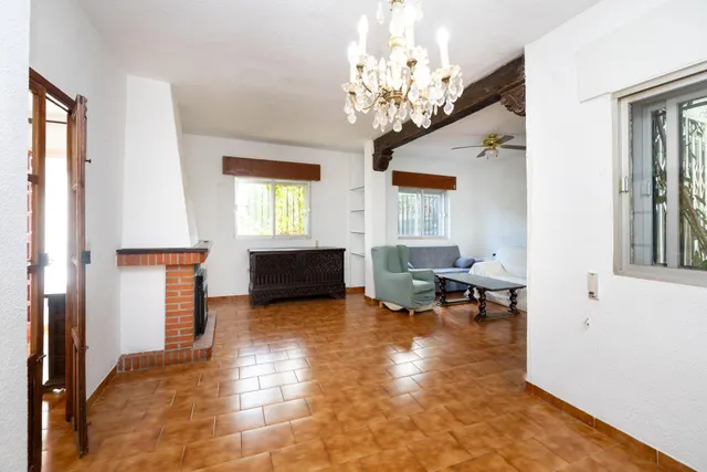 Preciosa casa en Ogíjares con piscina y jardín - foto 5