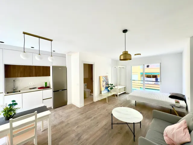 ESTUDIOS Y APARTAMENTOS DESDE 190.000 — 37