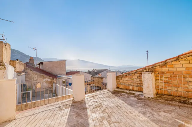 Casa señorial con terraza y posibilidad de rentabilidad. — 10