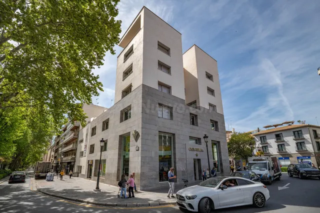 FUENTE DE LAS BATALLAS-PISO DE 197m2 EN EDIFICIO ZAIDA — 3
