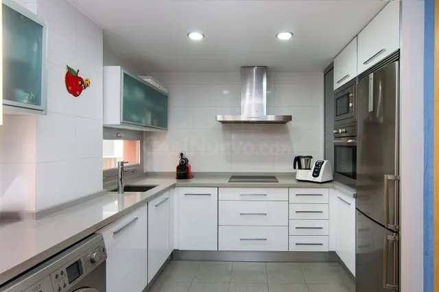 SE ALQUILA EXCELENTE PISO REFORMADO CERCA DEL PTS PARA TRABA - foto 4