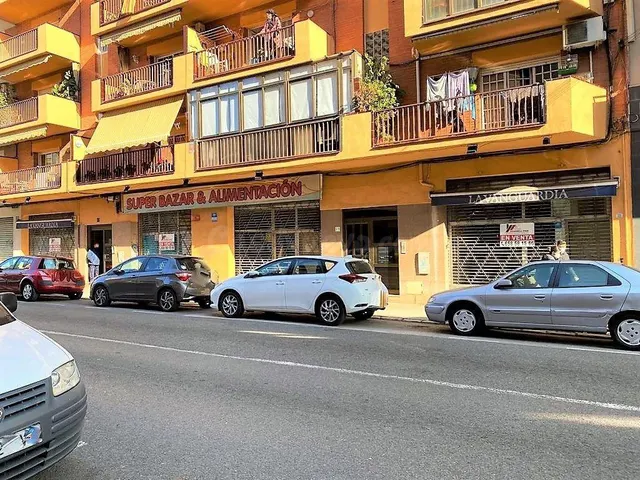 2 LOCALES UNIDOS CON UN TOTAL DE 480M2 EN LA MEJOR ZONA DEL 