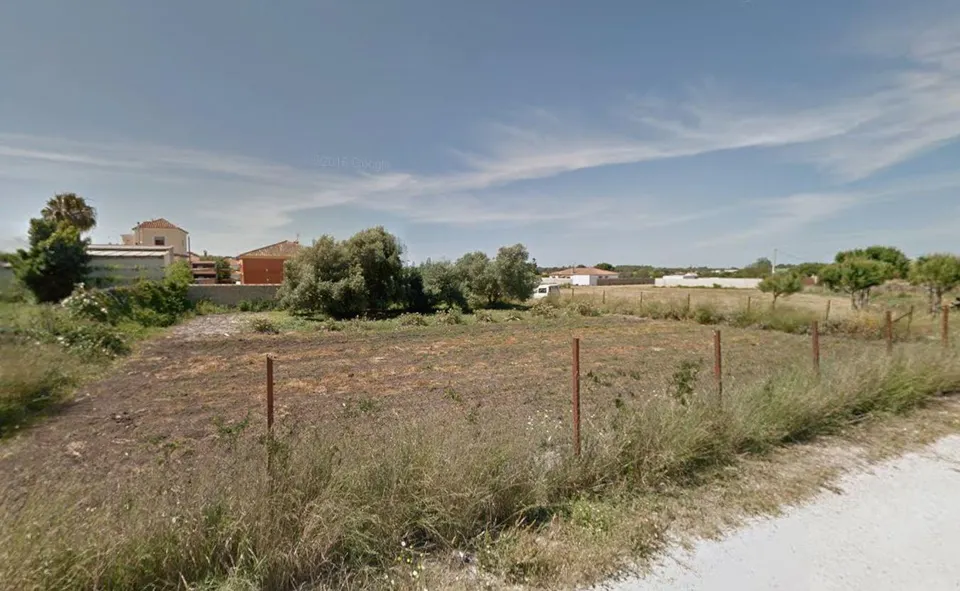 Parcela en Venta en la Zona de la Carretera de Fuente Amarga (800 m2)