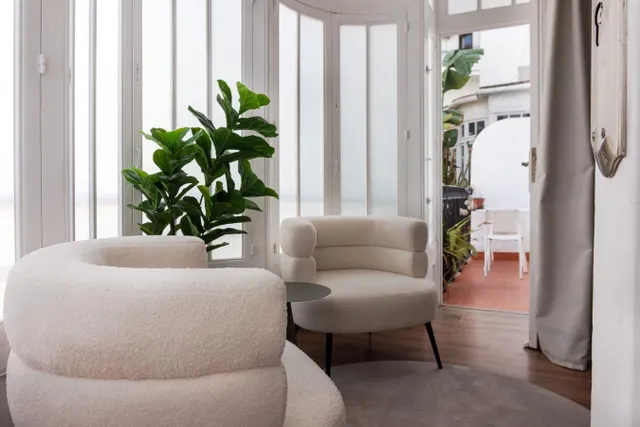 Exclusivo piso de 130 m2 y 4 dormitorios junto al Ayuntamiento de Valencia — 22