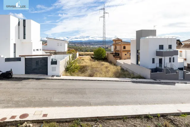 TERRENO A LA VENTA EN PELIGROS — 18