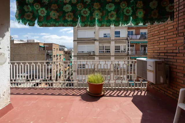ÁTICO EN PLENO CENTRO DE LA CIUDAD. MAGNÍFICA OPORTUNIDAD. - foto 2