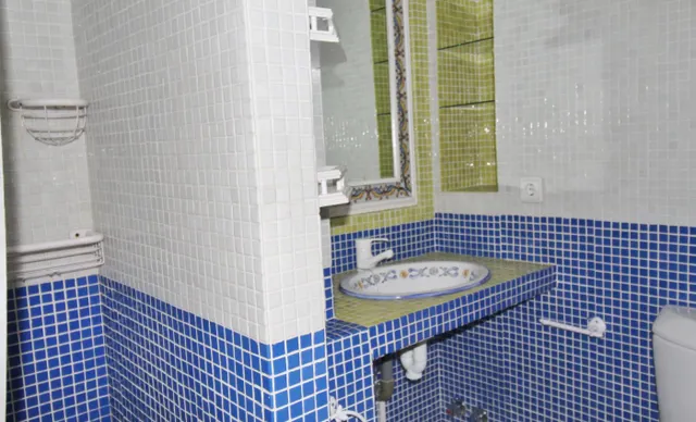 Exclusivo adosado en vistahermosa, Alicante — 439 m2 y dos grandes terrazas — 40