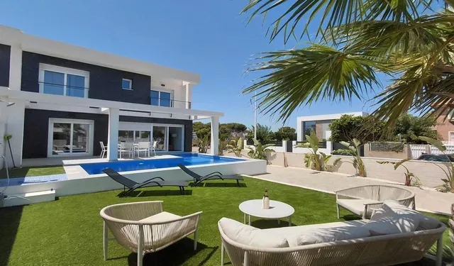 ALTO STANDING - Se vende preciosa y amplia VILLA CON PISCINA PRIVADA — 6