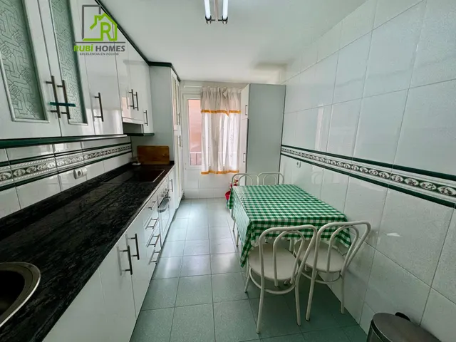 Habitación disponible para chicas estudiantes (zona renfe - pajaritos) — 23